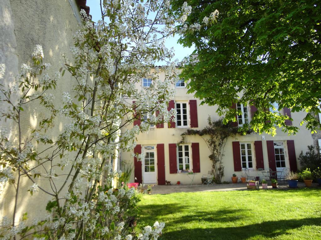 Le Logis De La Poupeliere Vouhé Exterior foto
